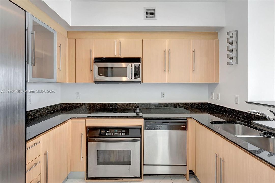 Недавно арендовано: $3,600 (2 спален, 2 ванн, 1105 Квадратных фут)