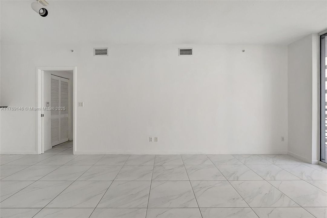 Недавно арендовано: $3,600 (2 спален, 2 ванн, 1105 Квадратных фут)