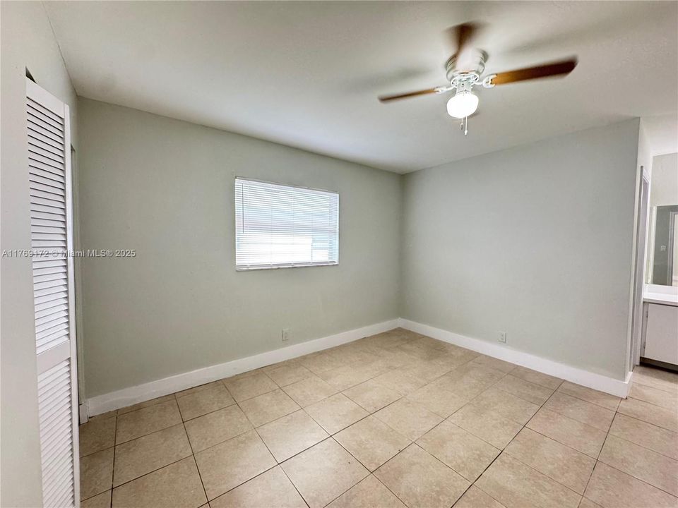 最近租的: $1,400 (1 贝兹, 1 浴室, 3793 平方英尺)