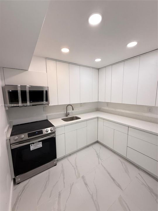 Recientemente alquilado: $3,200 (3 camas, 2 baños, 2234 Pies cuadrados)