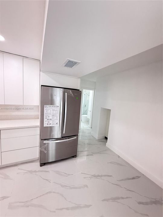 Recientemente alquilado: $3,200 (3 camas, 2 baños, 2234 Pies cuadrados)