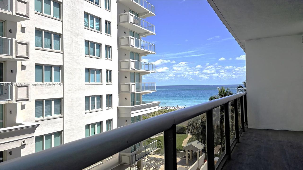 Recently Sold: $950,000 (2 beds, 2 baths, 1260 Square Feet)