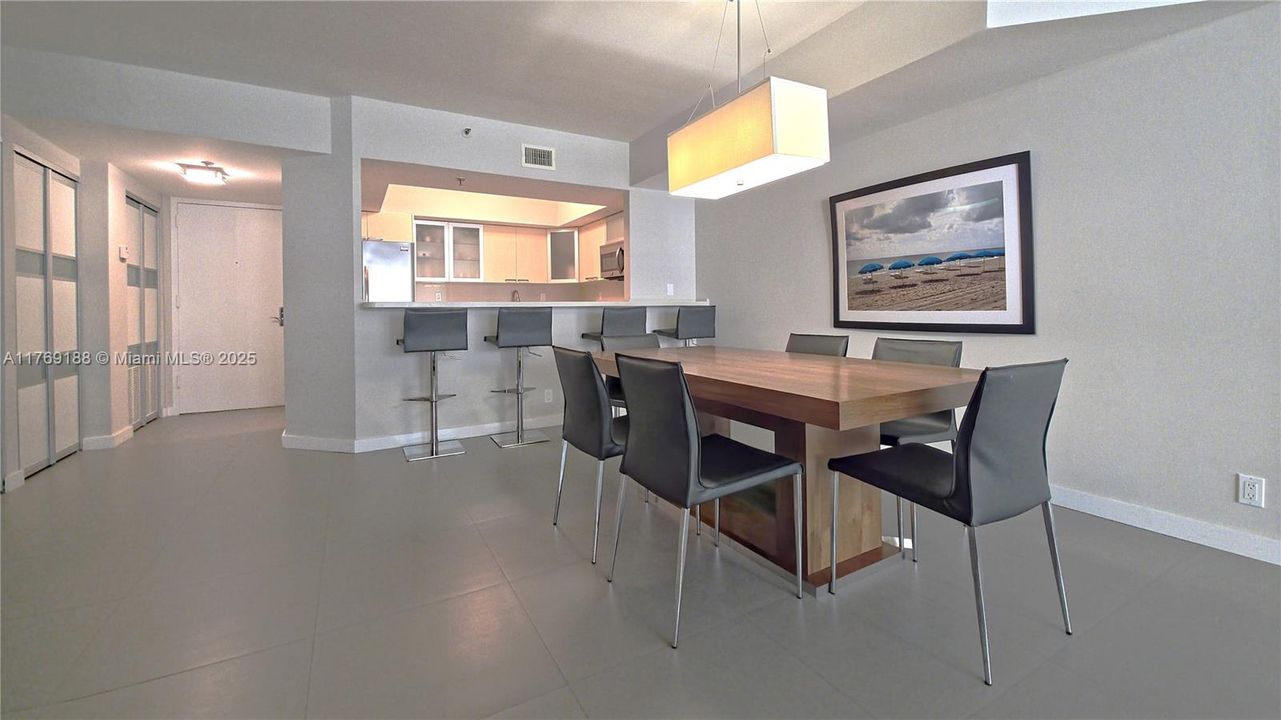 Recently Sold: $950,000 (2 beds, 2 baths, 1260 Square Feet)