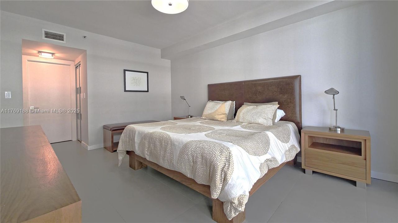 Recently Sold: $950,000 (2 beds, 2 baths, 1260 Square Feet)