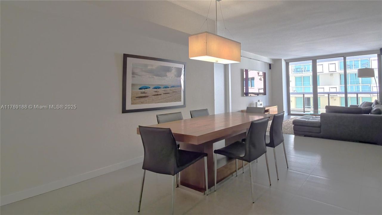 Recently Sold: $950,000 (2 beds, 2 baths, 1260 Square Feet)