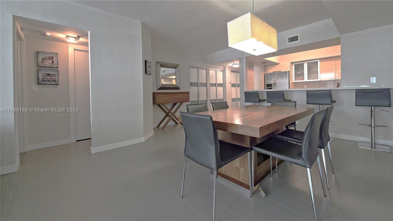 Recently Sold: $950,000 (2 beds, 2 baths, 1260 Square Feet)