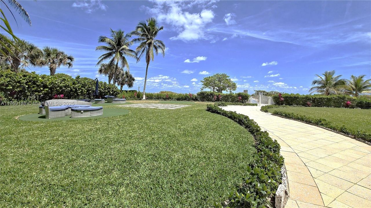 Recently Sold: $950,000 (2 beds, 2 baths, 1260 Square Feet)