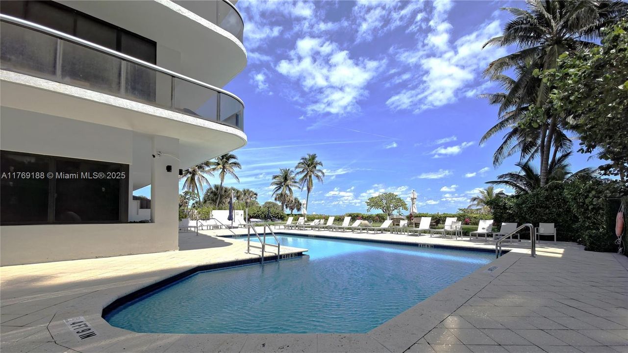 Recently Sold: $950,000 (2 beds, 2 baths, 1260 Square Feet)