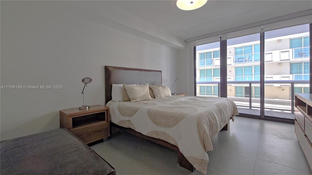 Recently Sold: $950,000 (2 beds, 2 baths, 1260 Square Feet)