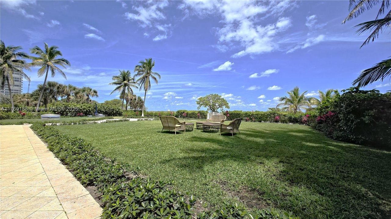 Recently Sold: $950,000 (2 beds, 2 baths, 1260 Square Feet)