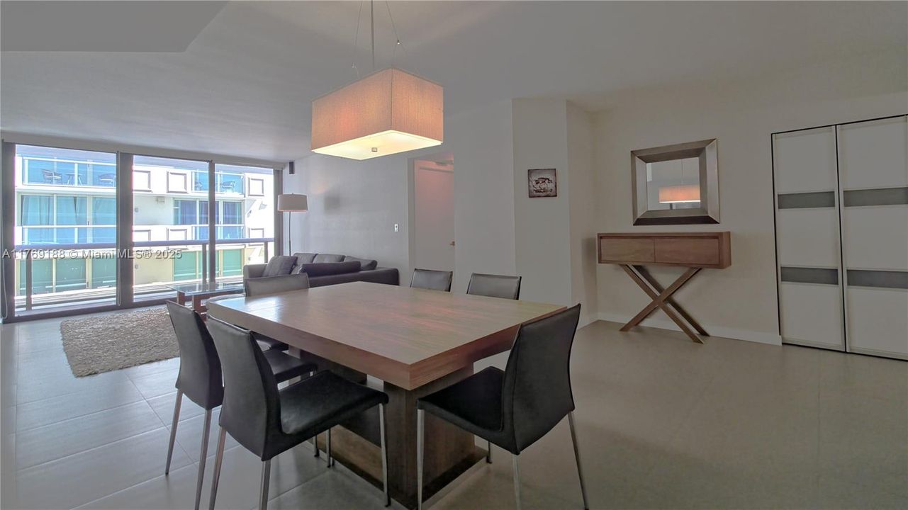 Recently Sold: $950,000 (2 beds, 2 baths, 1260 Square Feet)