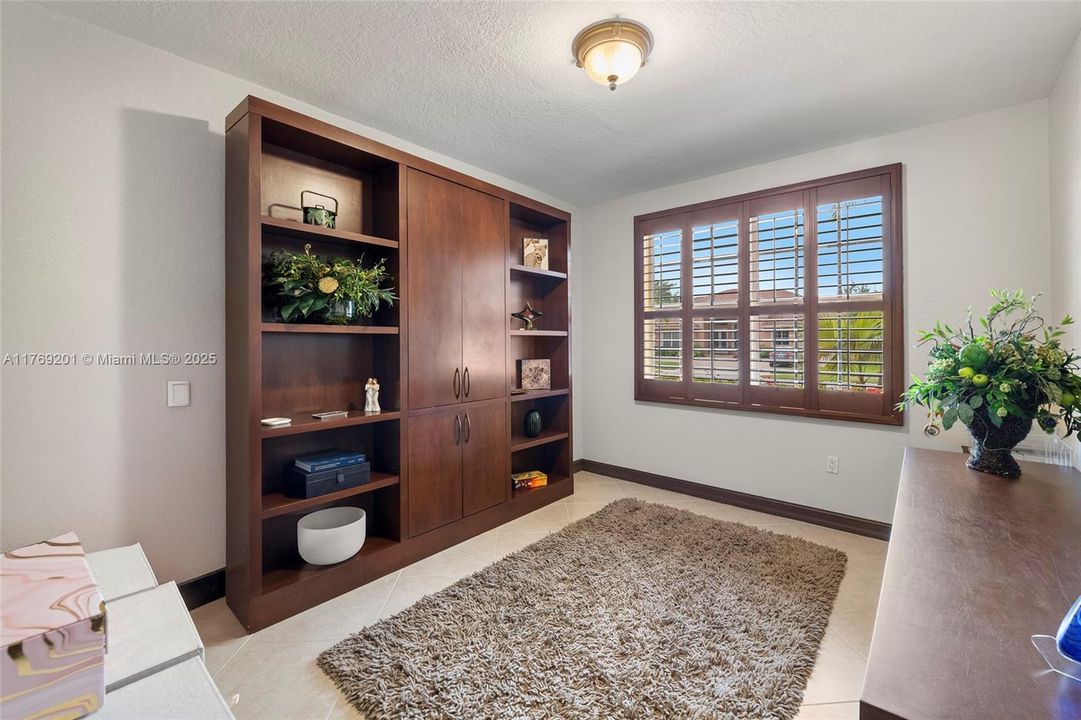 En Venta: $2,299,900 (7 camas, 4 baños, 4506 Pies cuadrados)