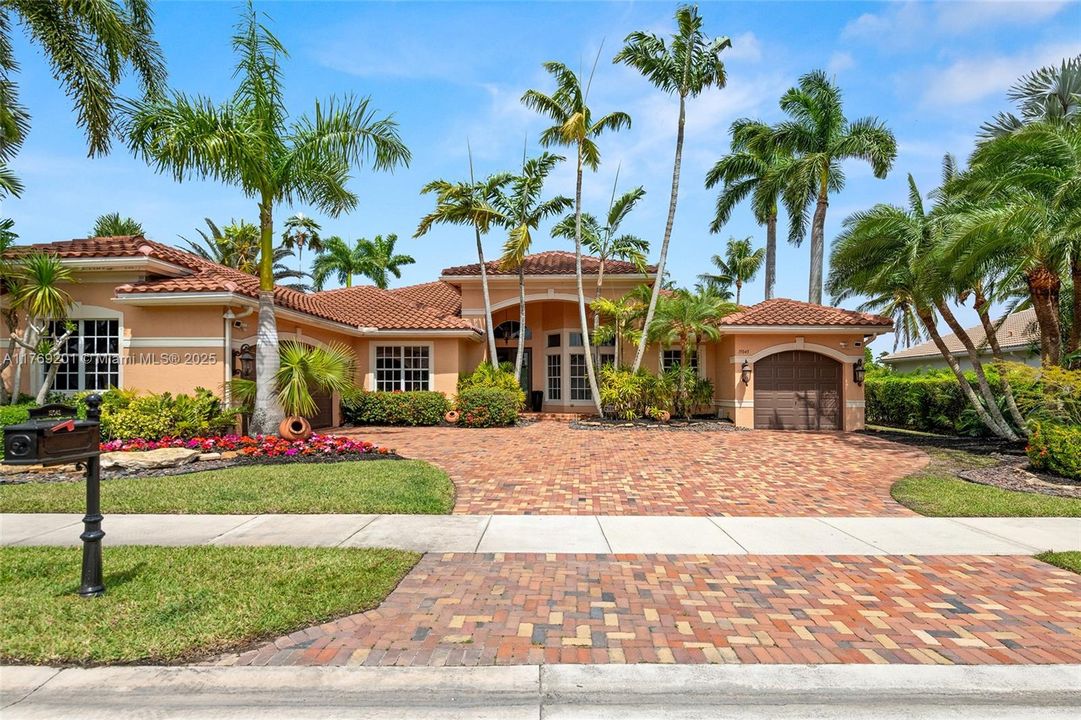 En Venta: $2,299,900 (7 camas, 4 baños, 4506 Pies cuadrados)