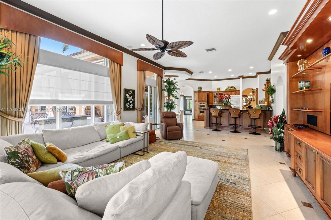 En Venta: $2,299,900 (7 camas, 4 baños, 4506 Pies cuadrados)