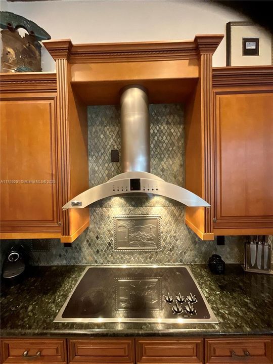 En Venta: $2,299,900 (7 camas, 4 baños, 4506 Pies cuadrados)