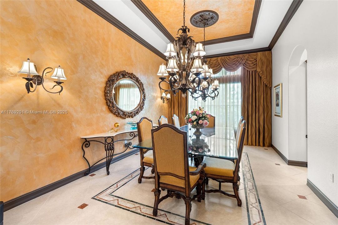 En Venta: $2,299,900 (7 camas, 4 baños, 4506 Pies cuadrados)