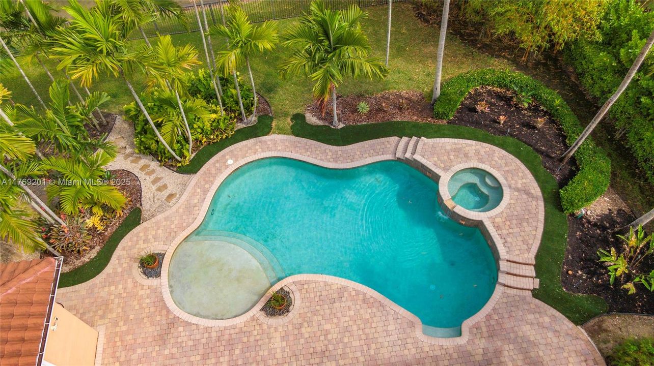 En Venta: $2,299,900 (7 camas, 4 baños, 4506 Pies cuadrados)