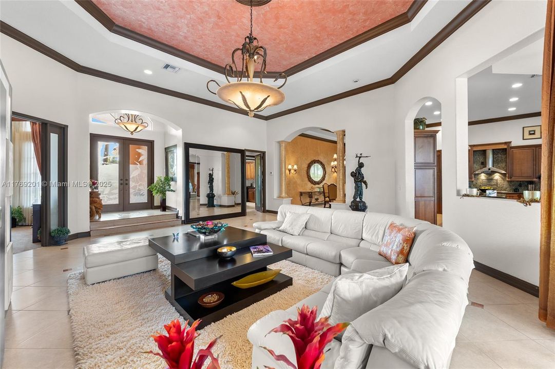 En Venta: $2,299,900 (7 camas, 4 baños, 4506 Pies cuadrados)