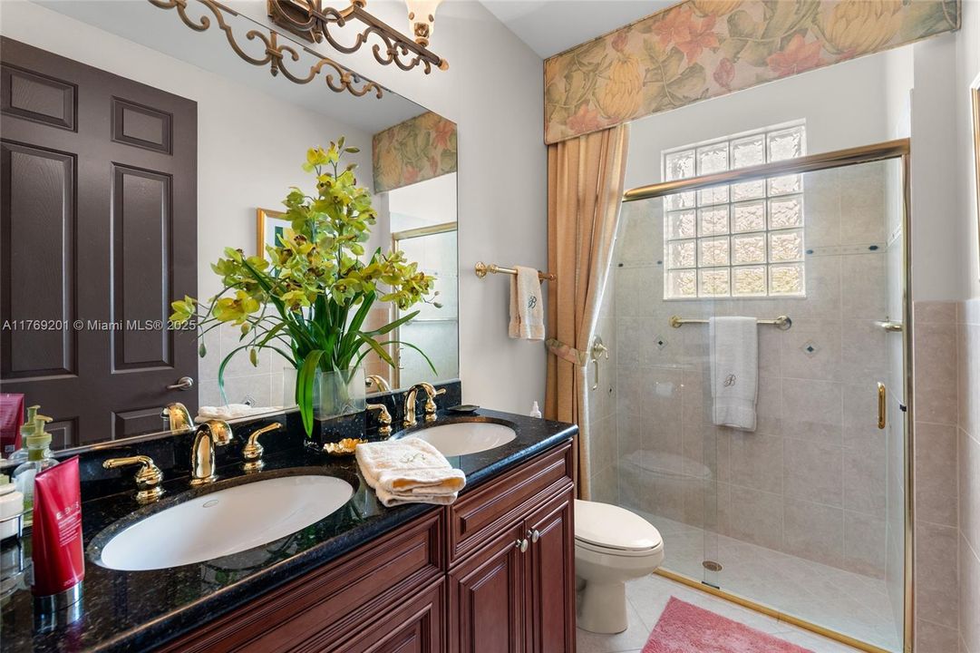 En Venta: $2,299,900 (7 camas, 4 baños, 4506 Pies cuadrados)