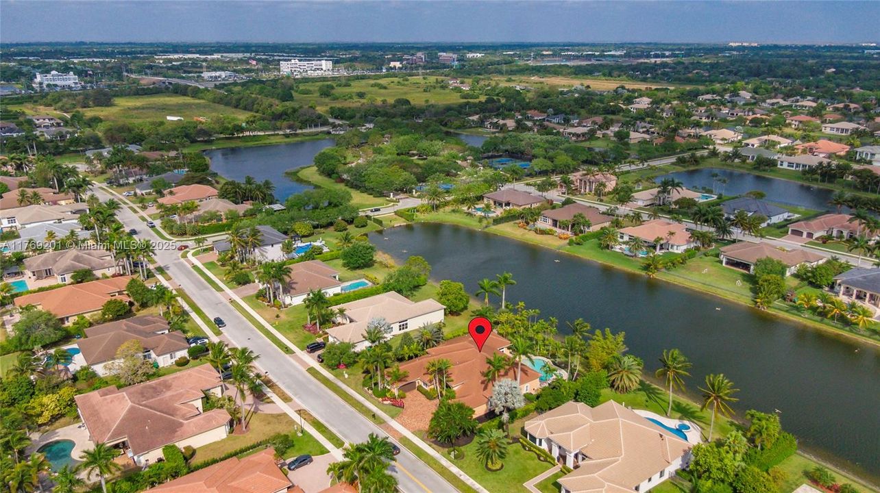 En Venta: $2,299,900 (7 camas, 4 baños, 4506 Pies cuadrados)