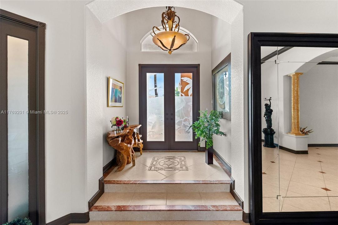 En Venta: $2,299,900 (7 camas, 4 baños, 4506 Pies cuadrados)