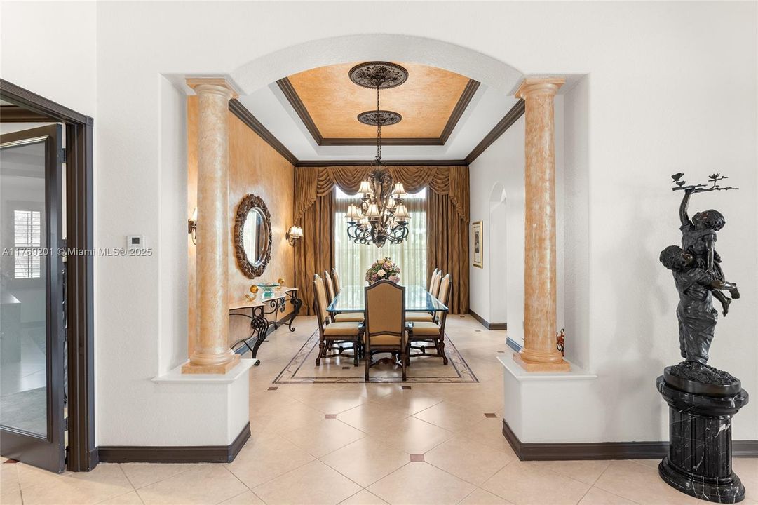 En Venta: $2,299,900 (7 camas, 4 baños, 4506 Pies cuadrados)