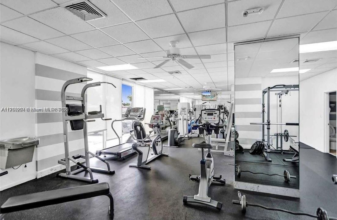 Recently Sold: $190,000 (1 beds, 1 baths, 857 Square Feet)