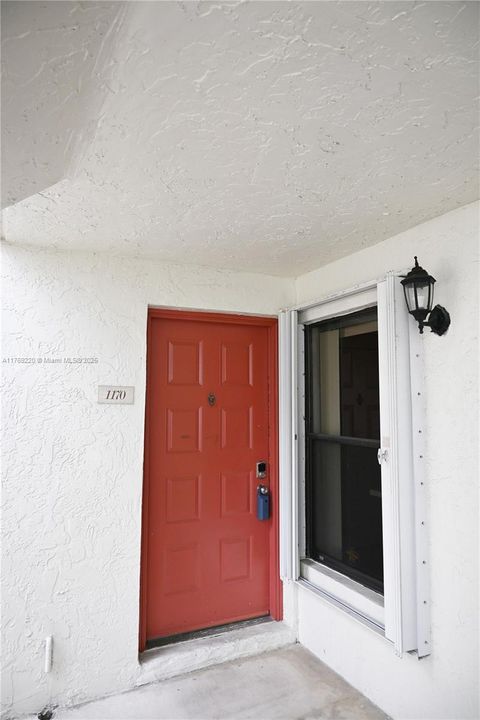 Vendido Recientemente: $310,000 (3 camas, 2 baños, 1140 Pies cuadrados)