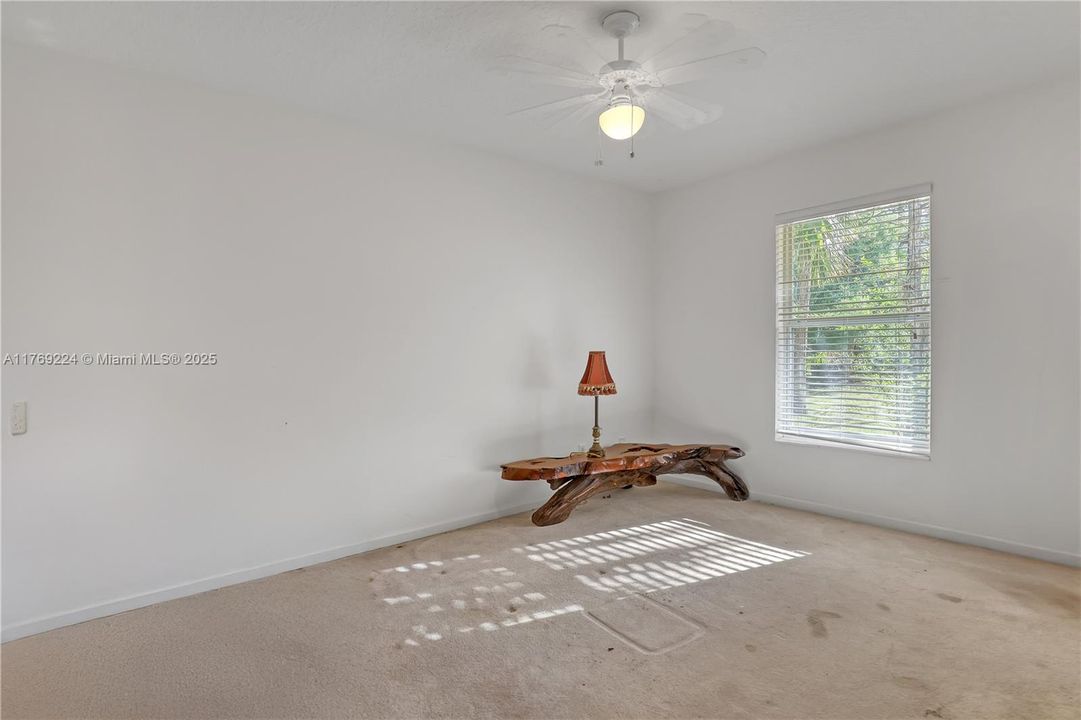 Vendido Recientemente: $725,000 (3 camas, 2 baños, 1776 Pies cuadrados)