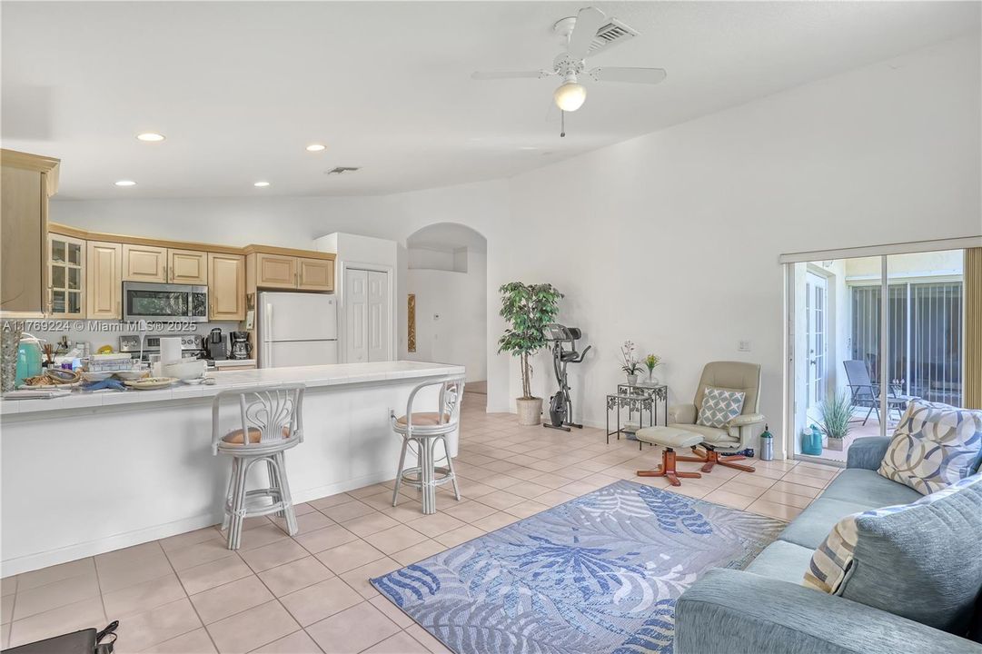 Vendido Recientemente: $725,000 (3 camas, 2 baños, 1776 Pies cuadrados)