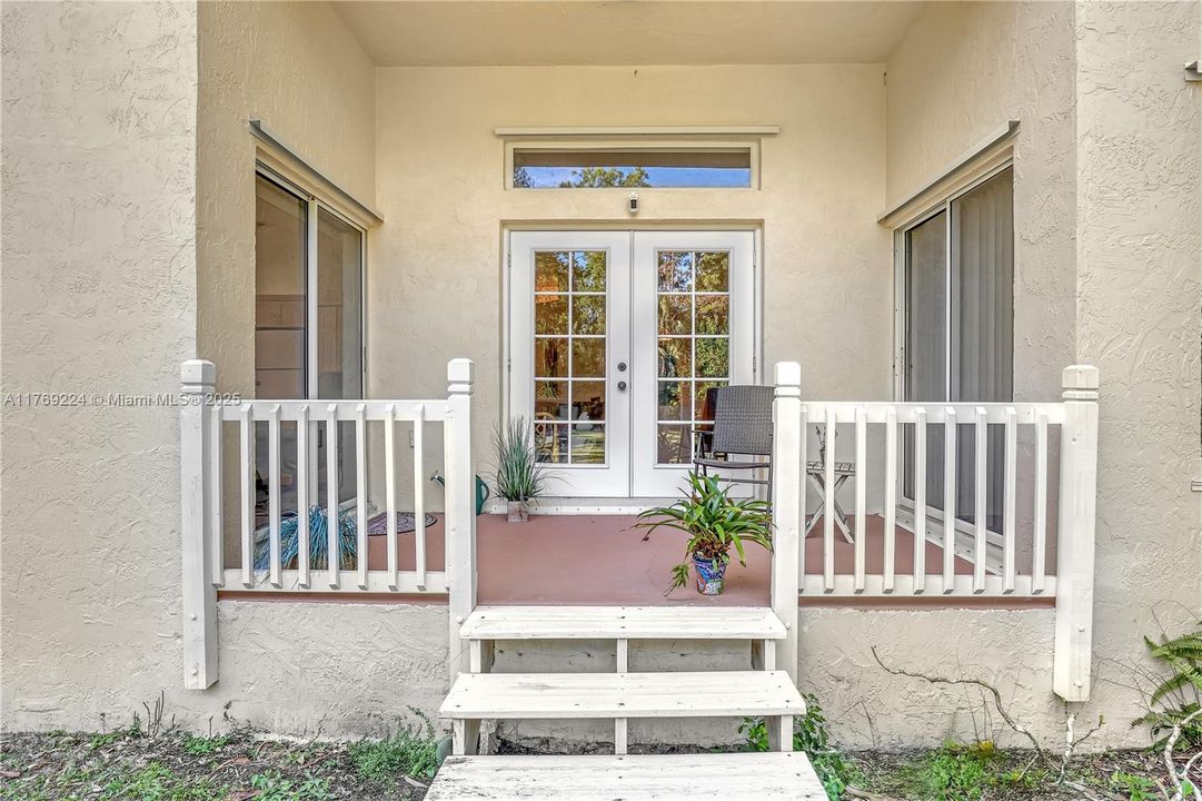 Vendido Recientemente: $725,000 (3 camas, 2 baños, 1776 Pies cuadrados)