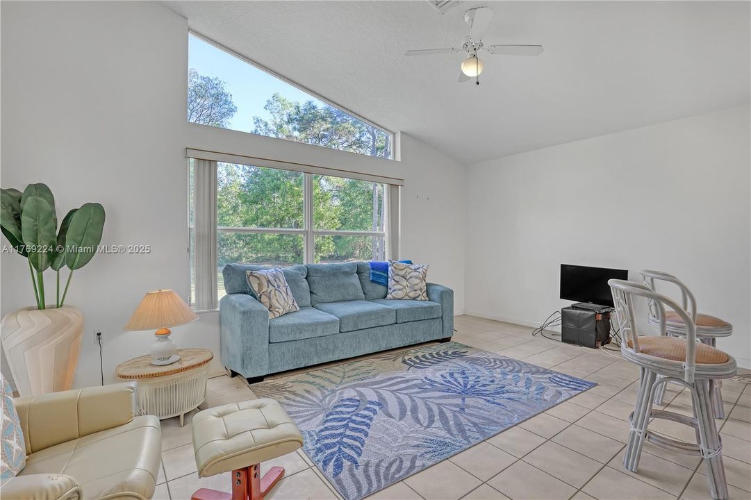 Vendido Recientemente: $725,000 (3 camas, 2 baños, 1776 Pies cuadrados)