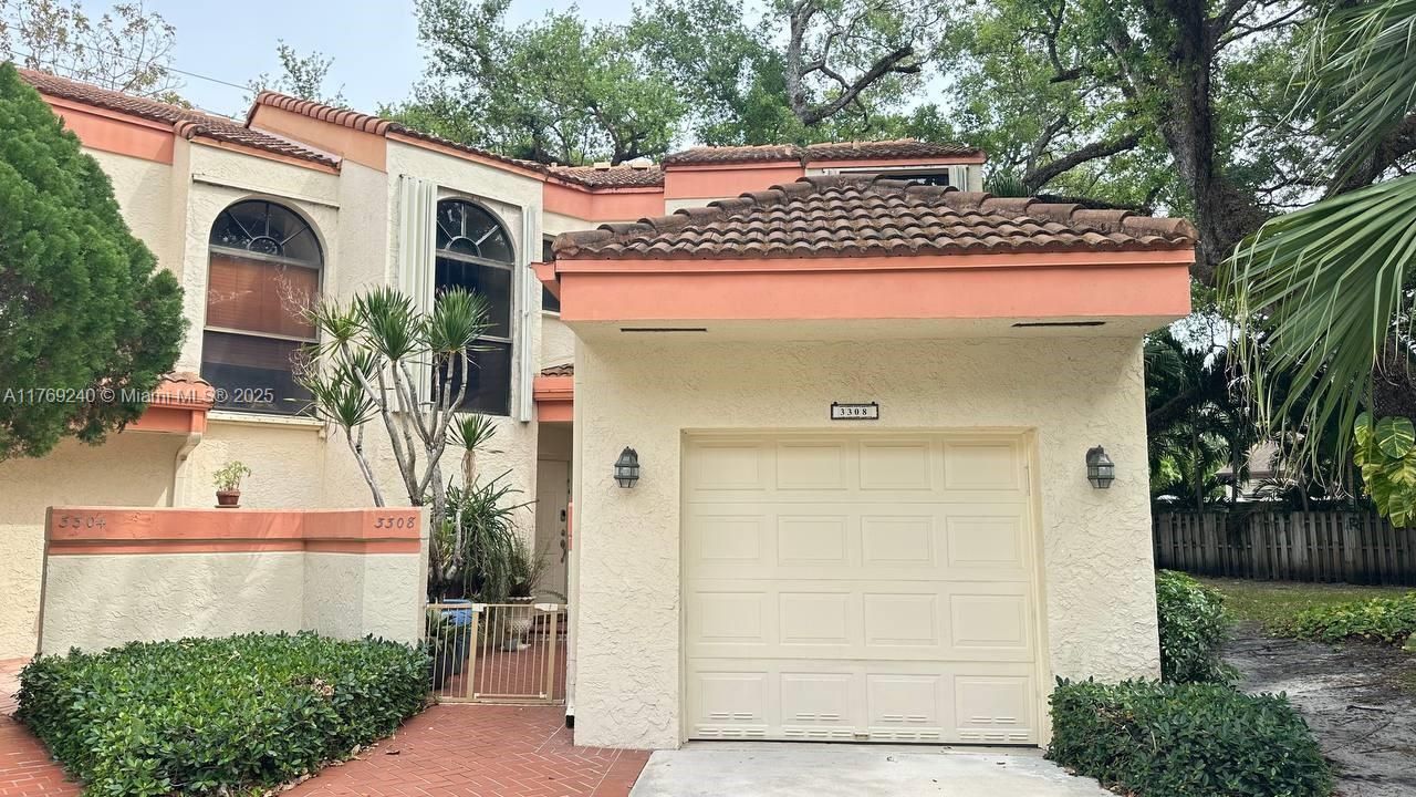 Vendido Recientemente: $415,000 (4 camas, 2 baños, 1633 Pies cuadrados)