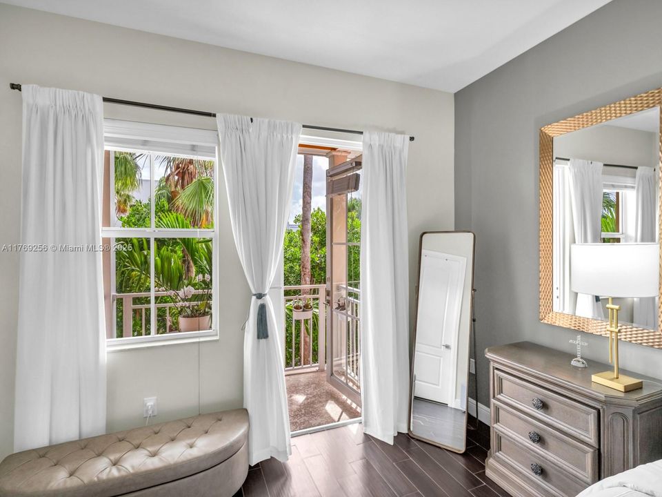 Recently Rented: $2,999 (2 beds, 2 baths, 1679 Square Feet)