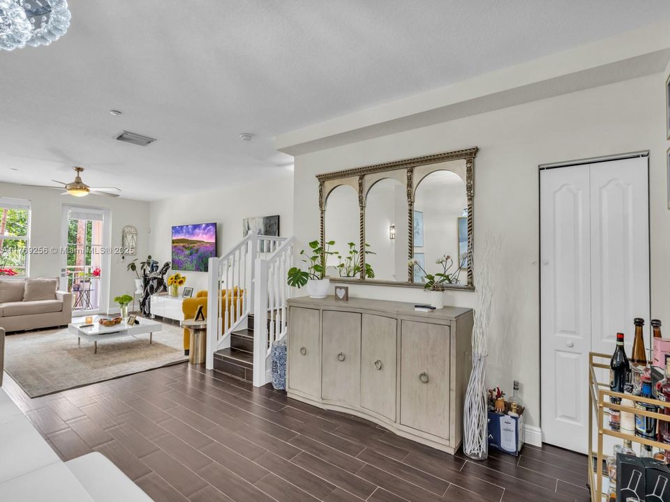 Recently Rented: $2,999 (2 beds, 2 baths, 1679 Square Feet)