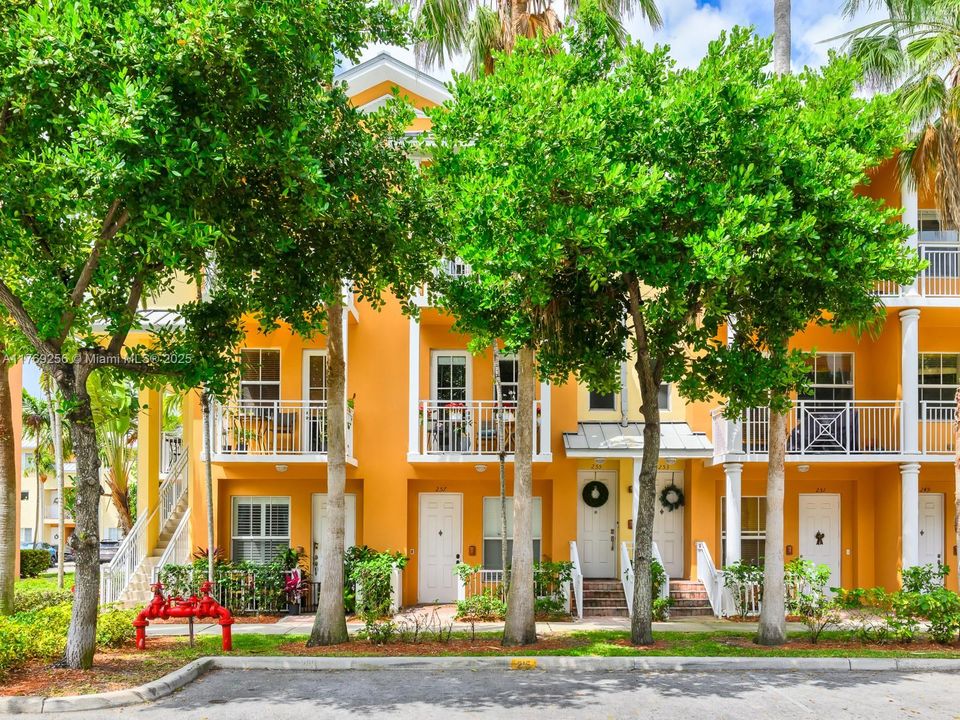 Recently Rented: $2,999 (2 beds, 2 baths, 1679 Square Feet)