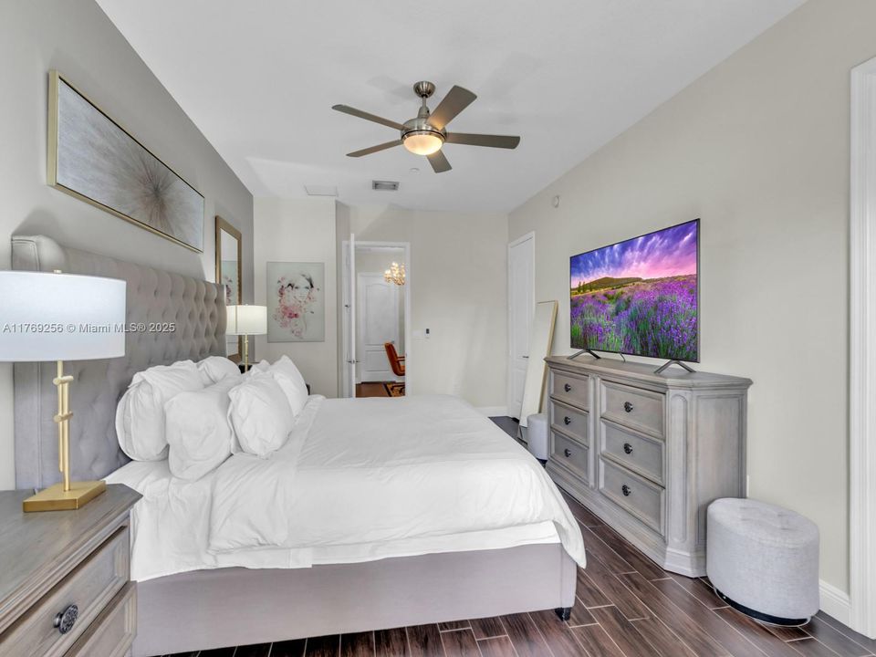 Recently Rented: $2,999 (2 beds, 2 baths, 1679 Square Feet)