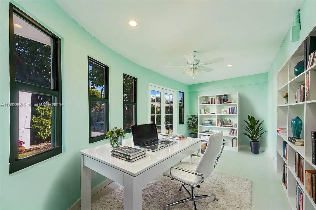 Recently Rented: $2,900 (2 beds, 1 baths, 1122 Square Feet)