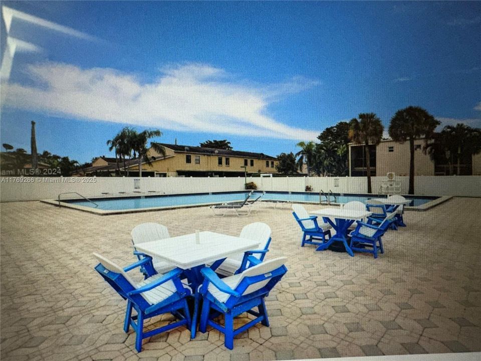 На продажу: $335,000 (3 спален, 2 ванн, 1428 Квадратных фут)