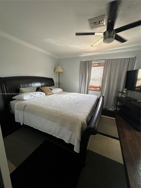 На продажу: $335,000 (3 спален, 2 ванн, 1428 Квадратных фут)