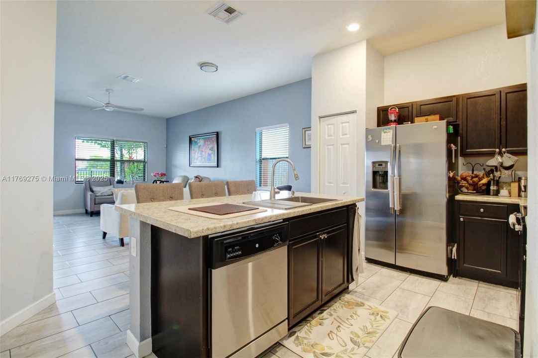 Recently Sold: $507,000 (4 beds, 2 baths, 1638 Square Feet)