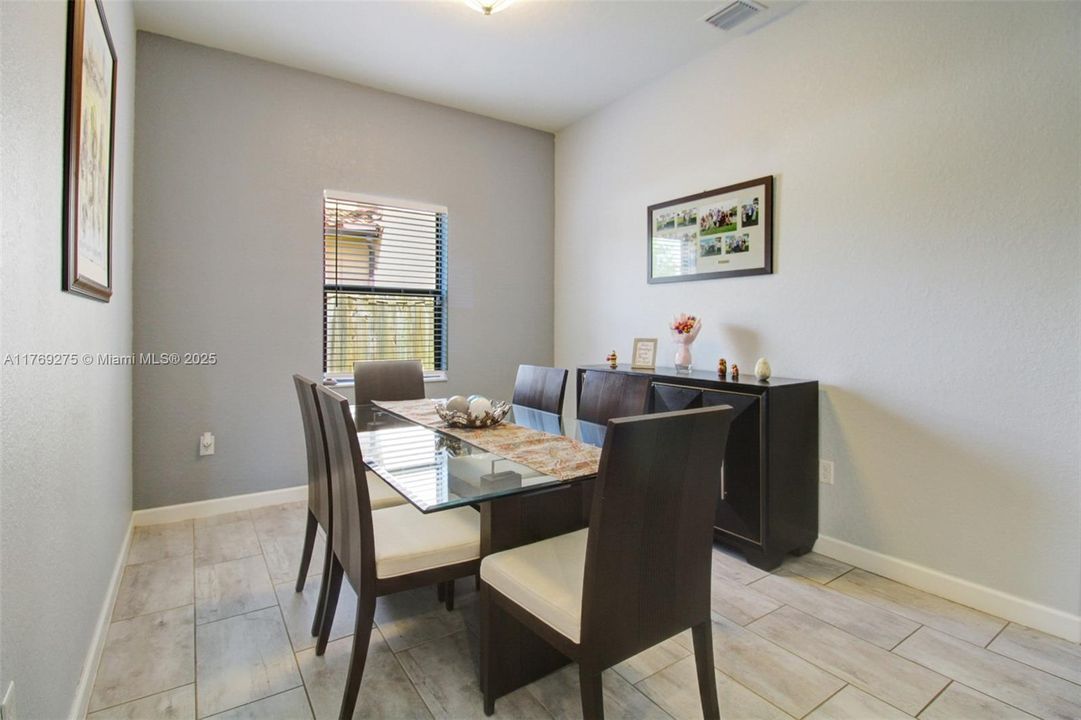 Recently Sold: $507,000 (4 beds, 2 baths, 1638 Square Feet)