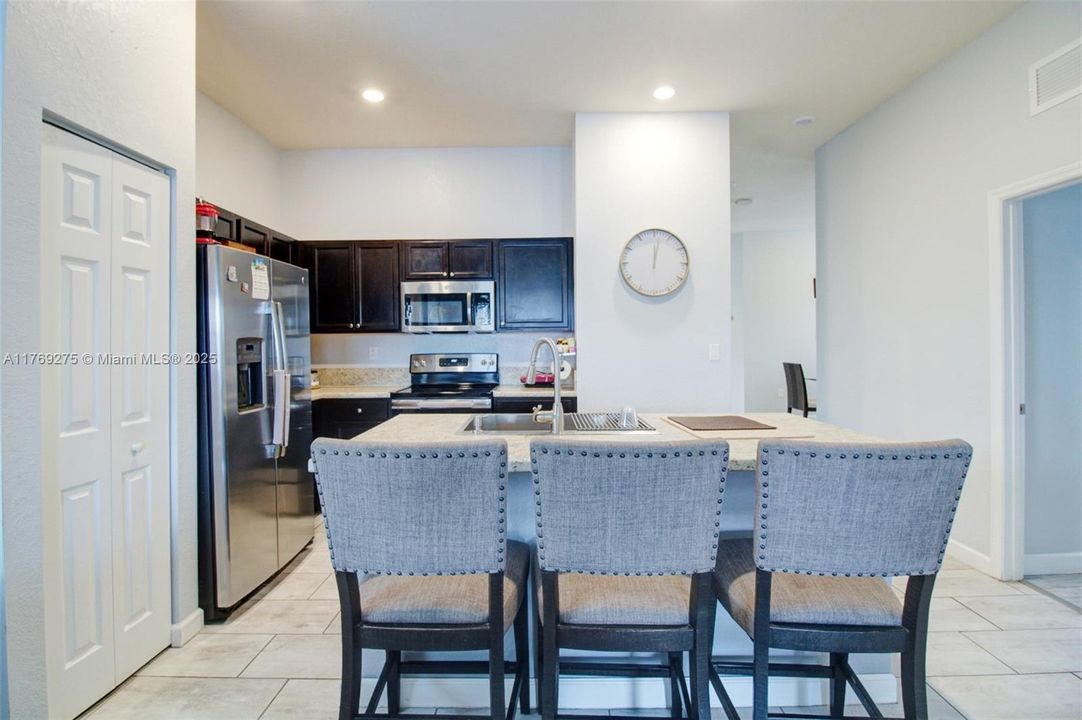 Recently Sold: $507,000 (4 beds, 2 baths, 1638 Square Feet)