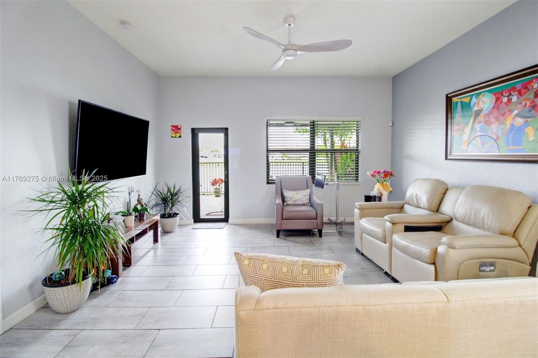 Recently Sold: $507,000 (4 beds, 2 baths, 1638 Square Feet)