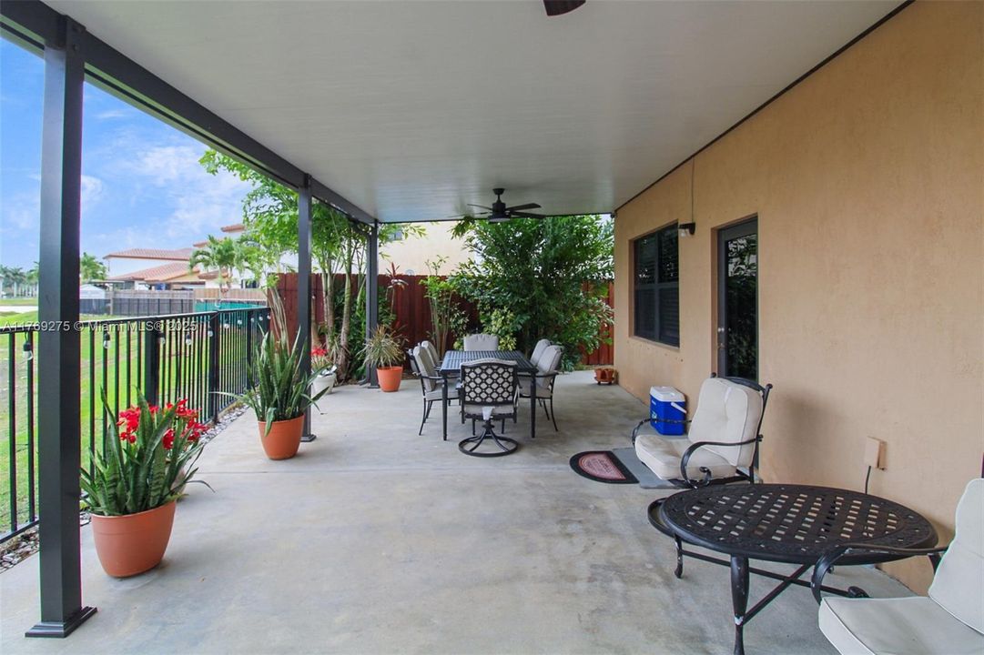 Recently Sold: $507,000 (4 beds, 2 baths, 1638 Square Feet)