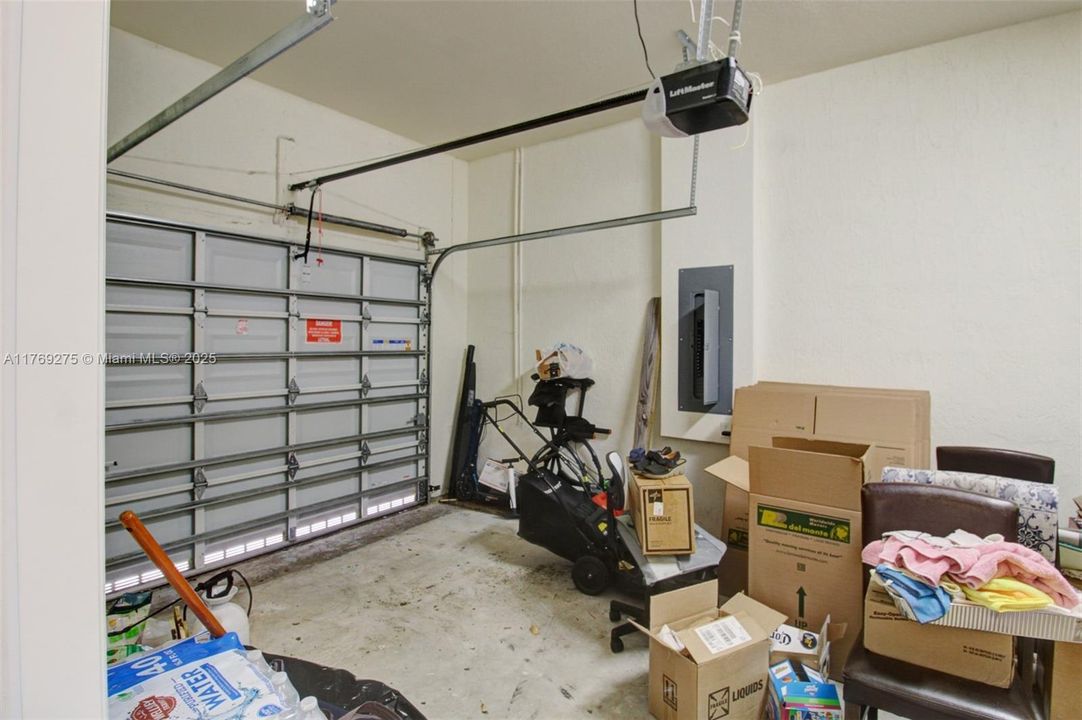 Recently Sold: $507,000 (4 beds, 2 baths, 1638 Square Feet)