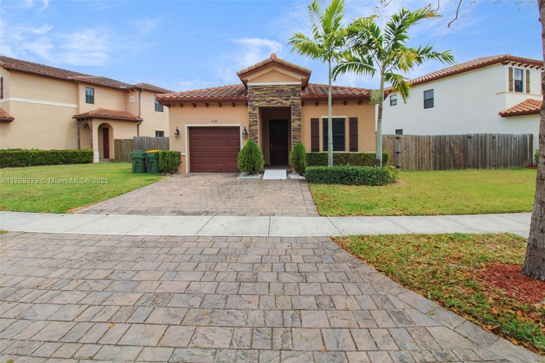 Recently Sold: $507,000 (4 beds, 2 baths, 1638 Square Feet)