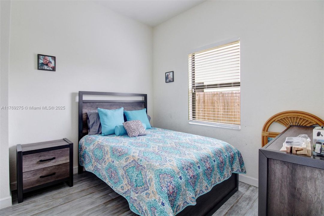 Recently Sold: $507,000 (4 beds, 2 baths, 1638 Square Feet)