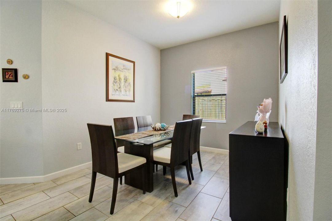 Recently Sold: $507,000 (4 beds, 2 baths, 1638 Square Feet)