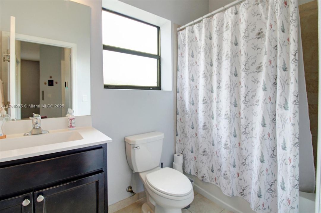 Recently Sold: $507,000 (4 beds, 2 baths, 1638 Square Feet)